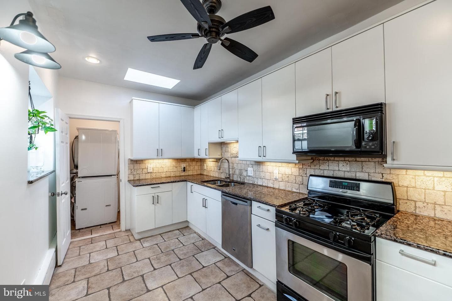 2927 Cambridge Street photo 21