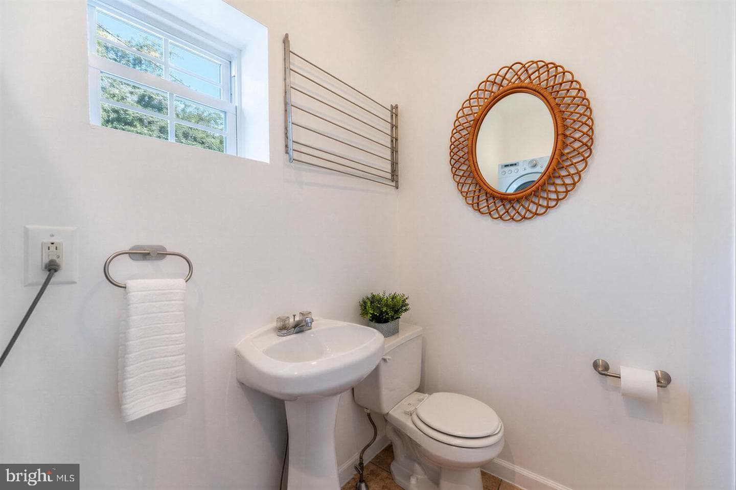 2927 Cambridge Street photo 28