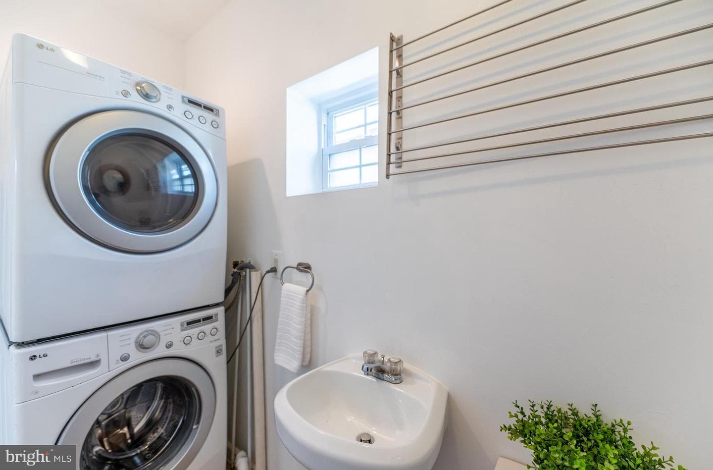 2927 Cambridge Street photo 29