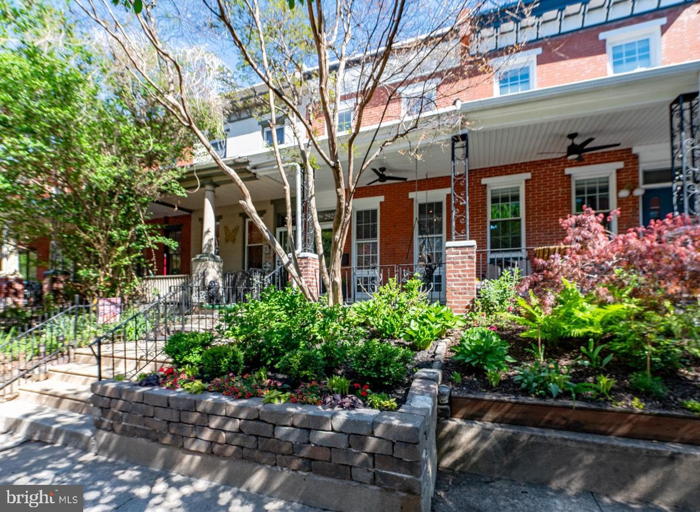 2927 Cambridge Street photo 4