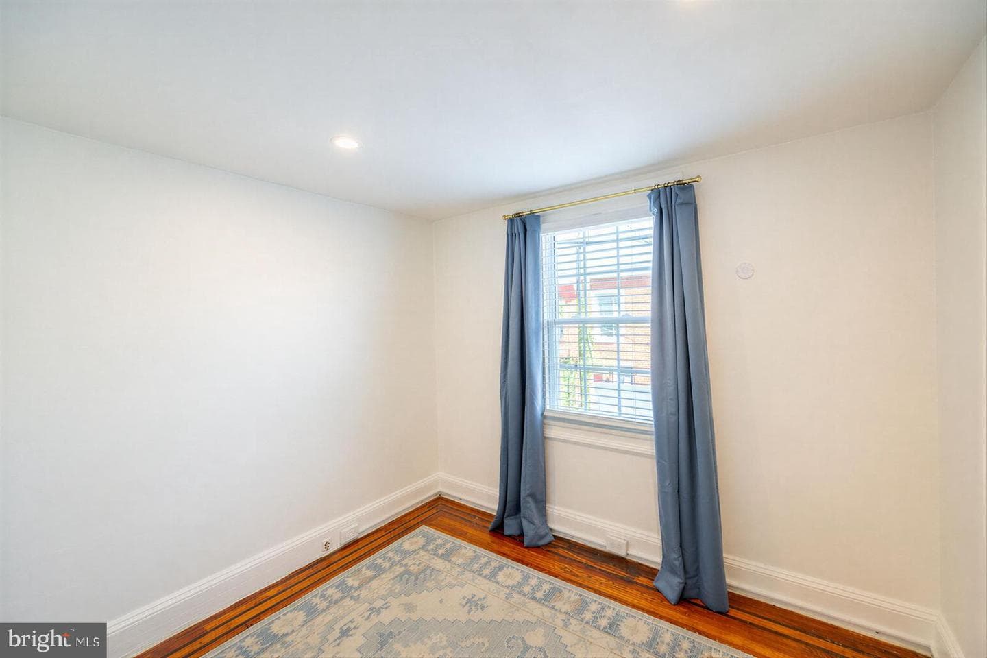 2927 Cambridge Street photo 47