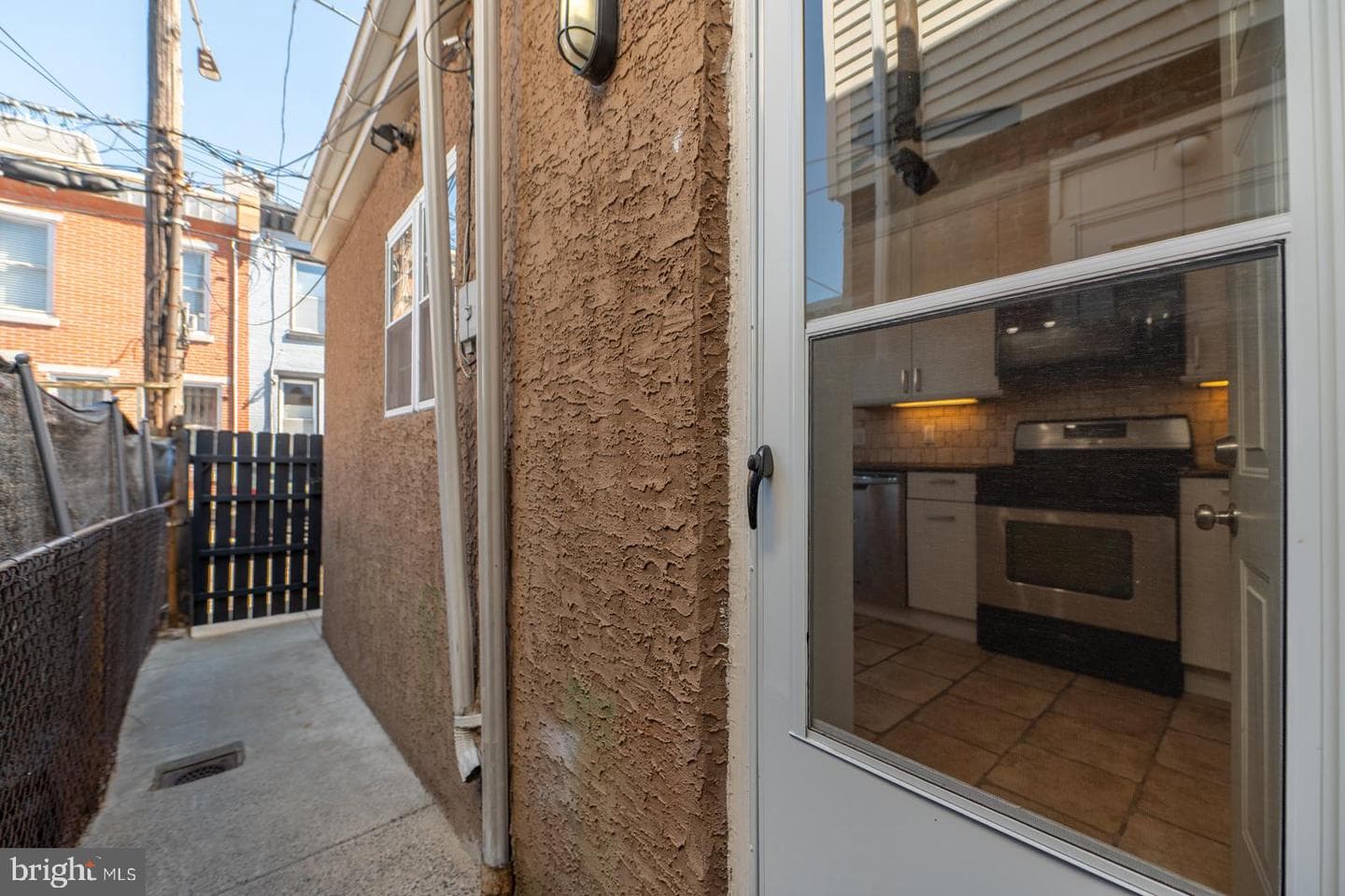 2927 Cambridge Street photo 54