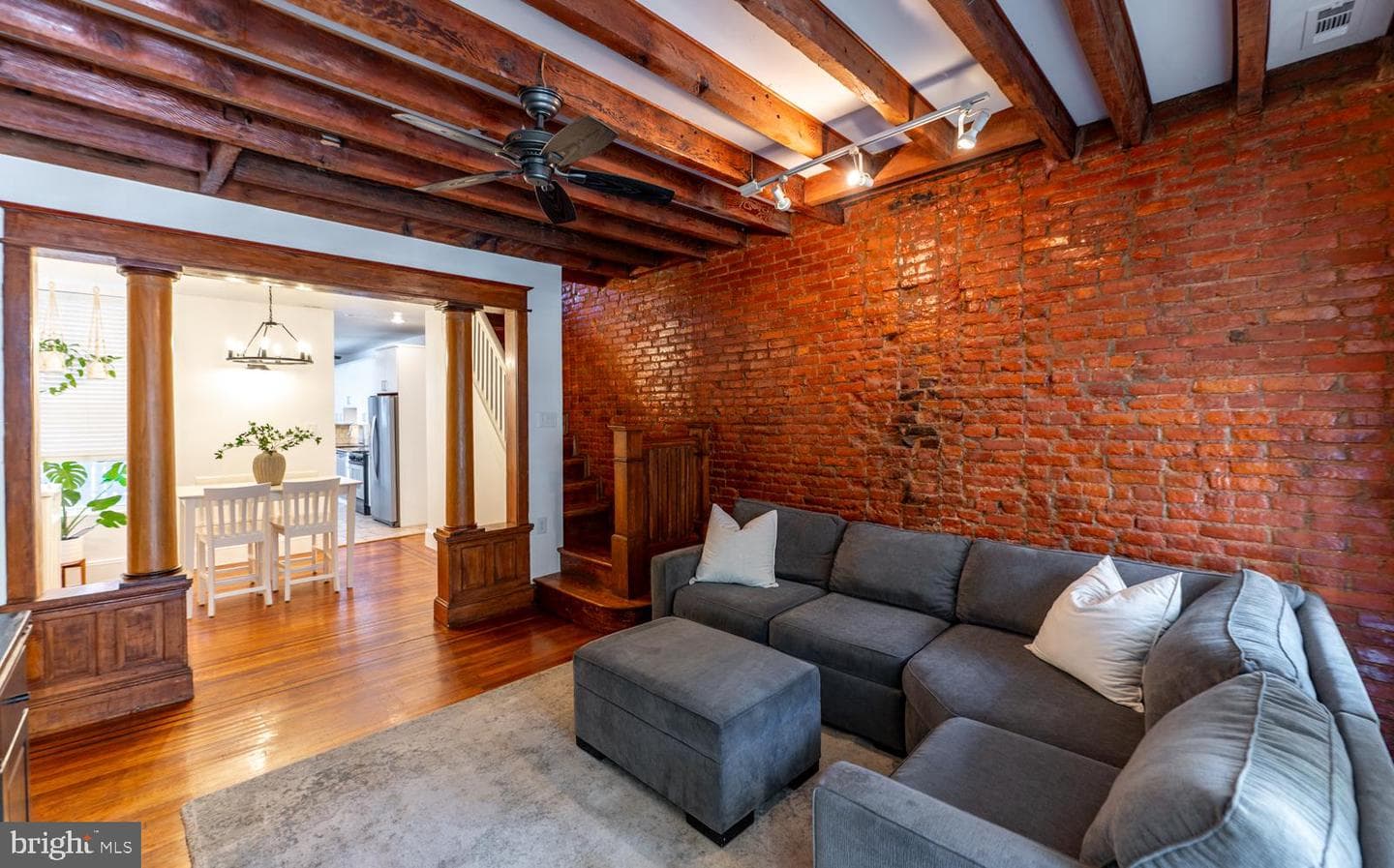 2927 Cambridge Street photo 9