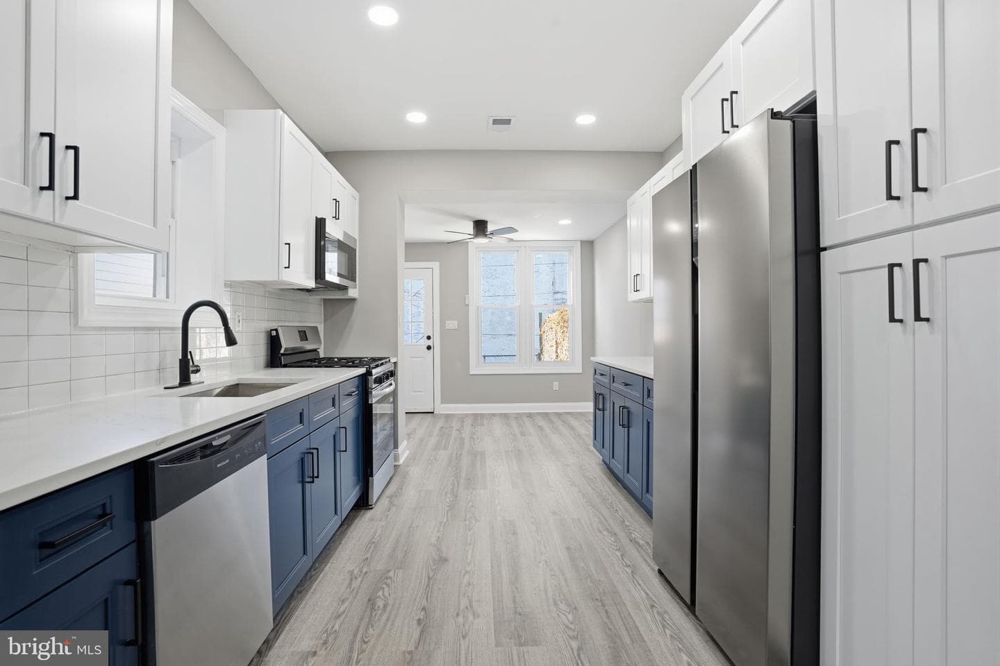 2224 E Lehigh Avenue photo 8