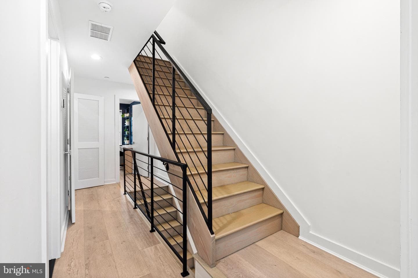 627 Mcclellan Street photo 19