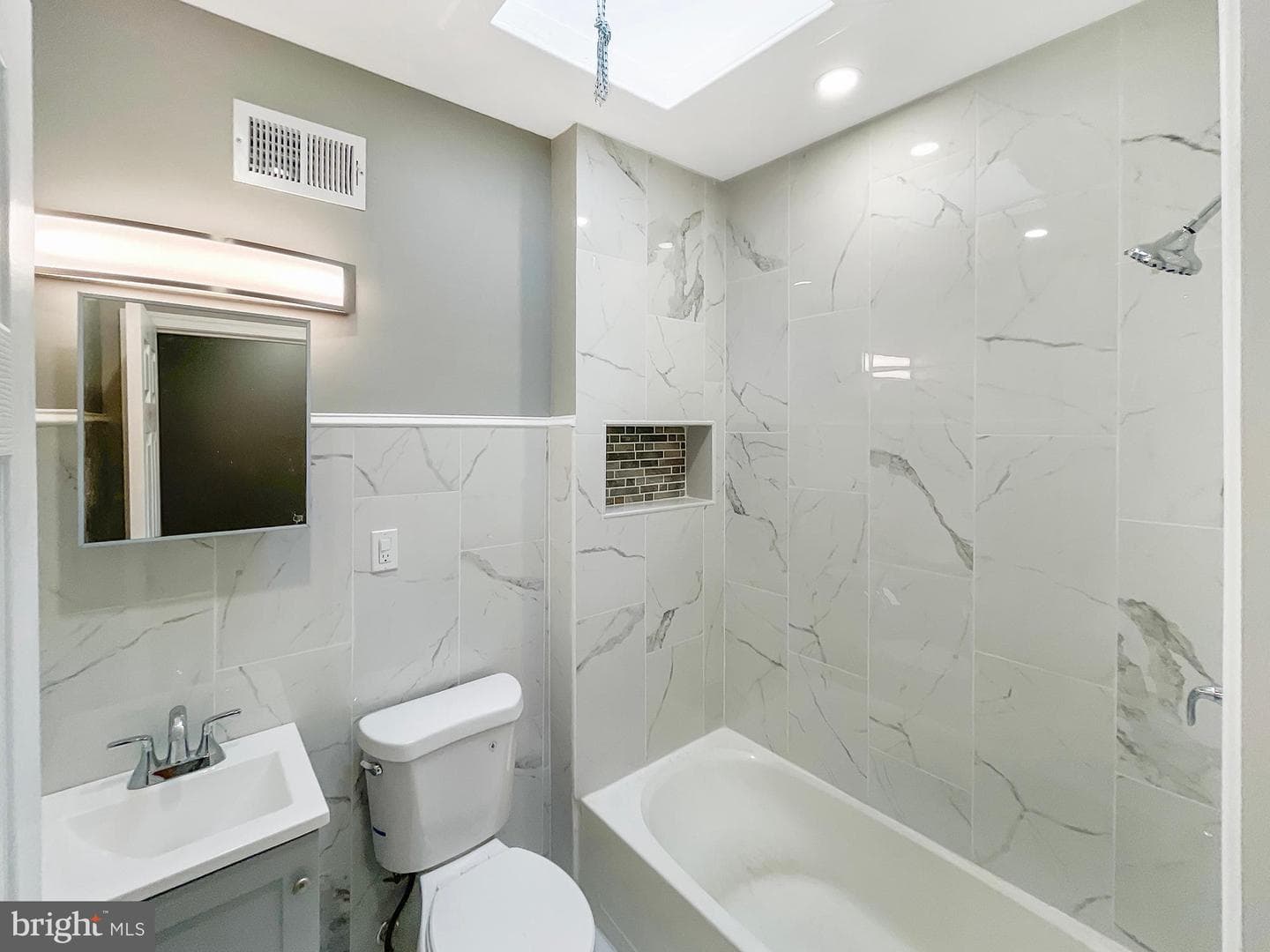 5419 Delancey Street photo 19
