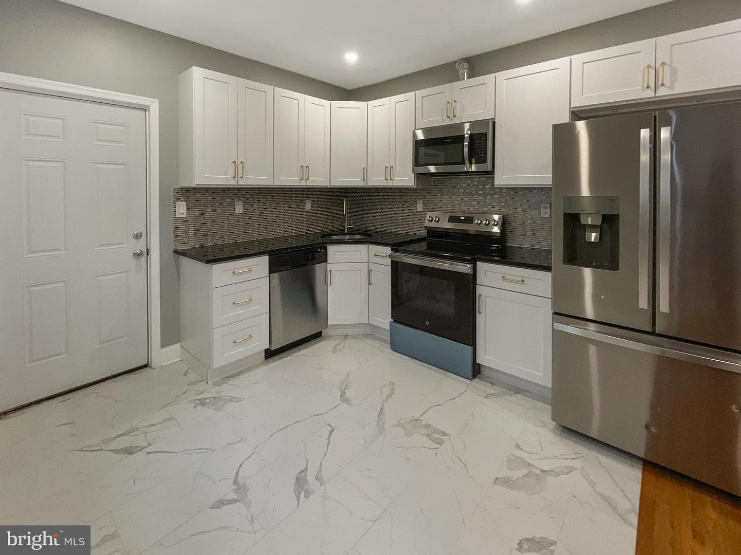 5419 Delancey Street photo 4