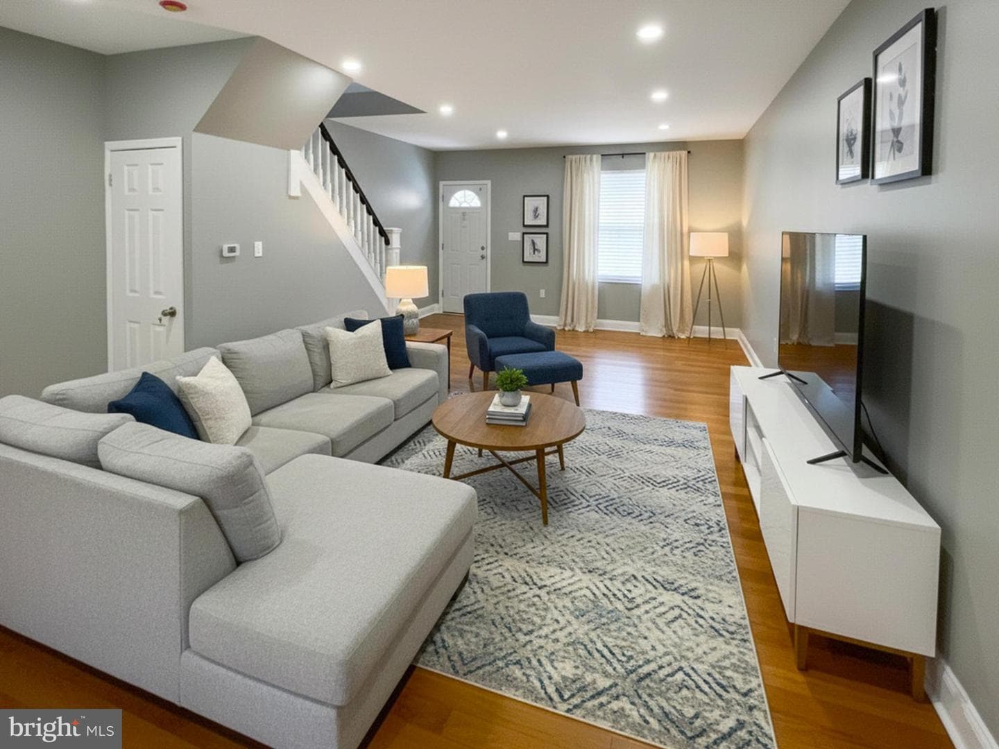 5419 Delancey Street photo 9