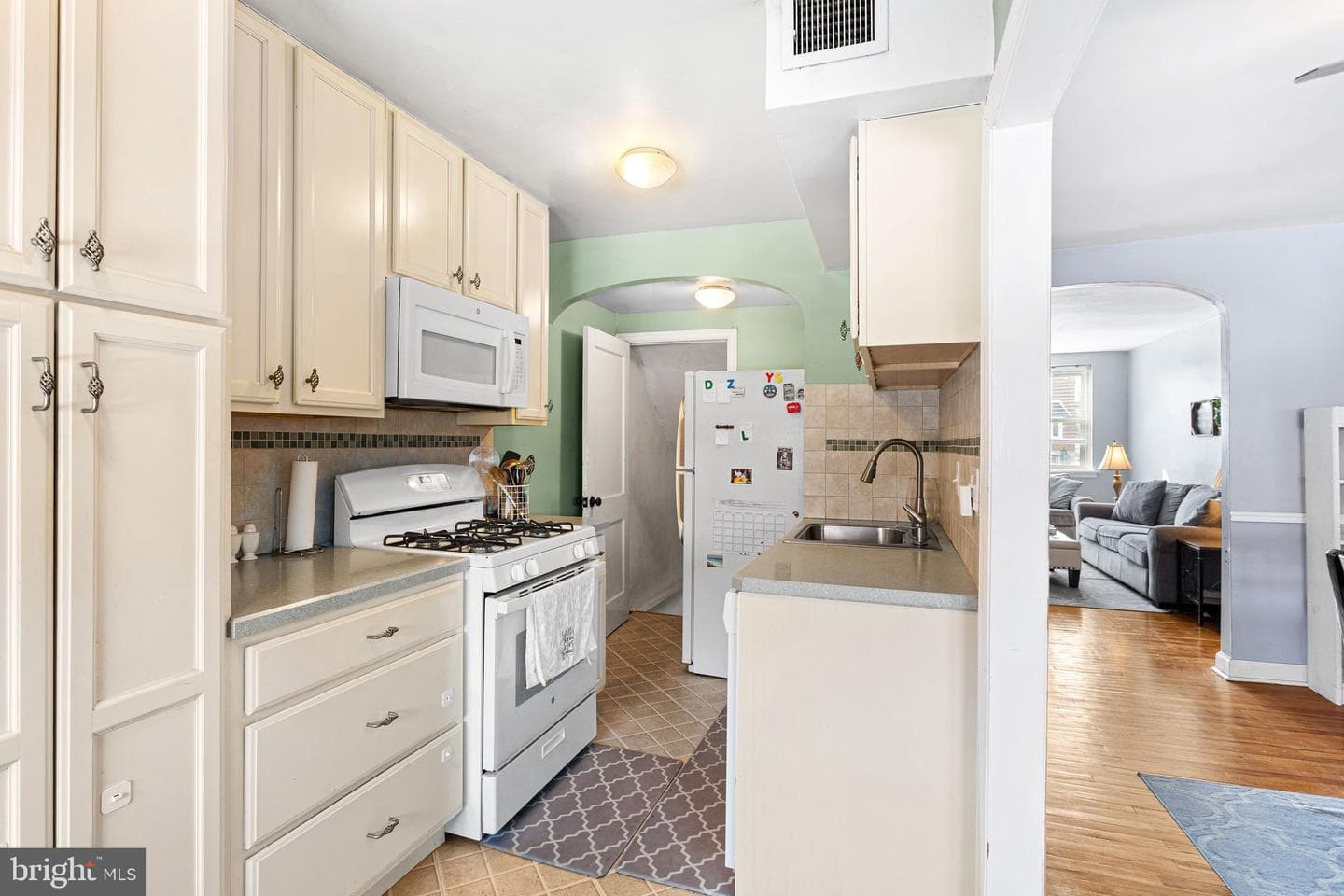 2205 Friendship Street photo 7