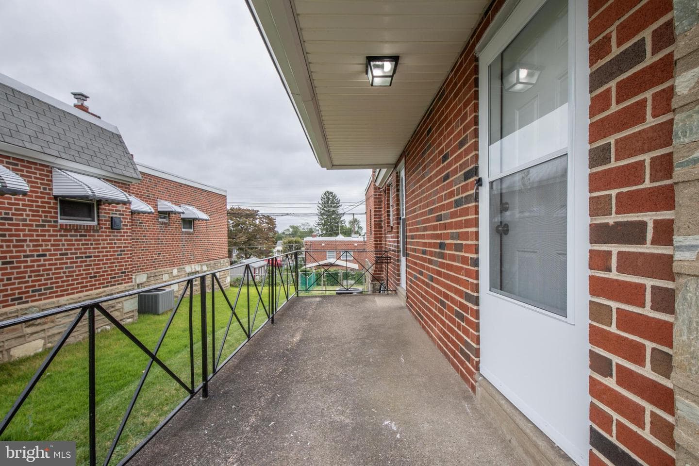7831 Lorna Drive photo 4