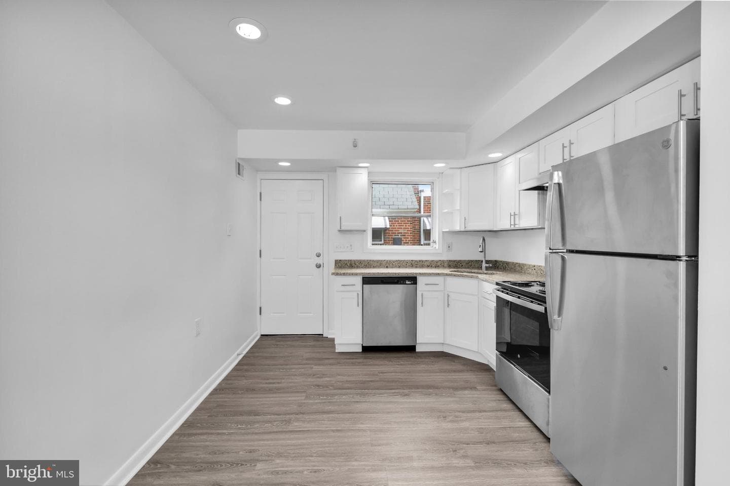 7831 Lorna Drive photo 8