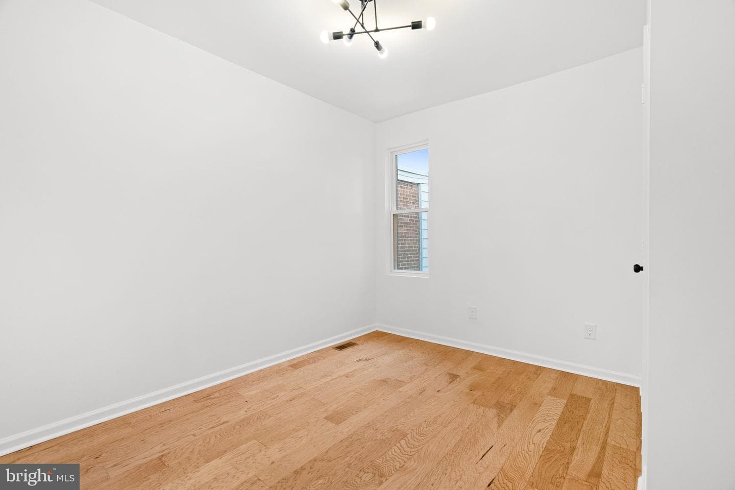 5612 Haddington Street photo 21