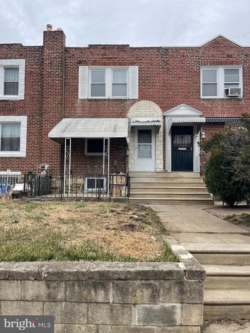 2085 Simon Street photo 1