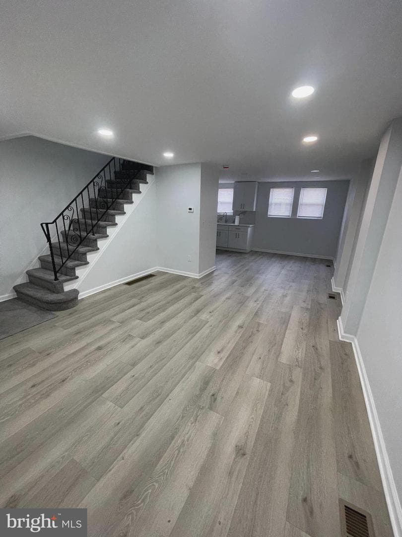 2085 Simon Street photo 10