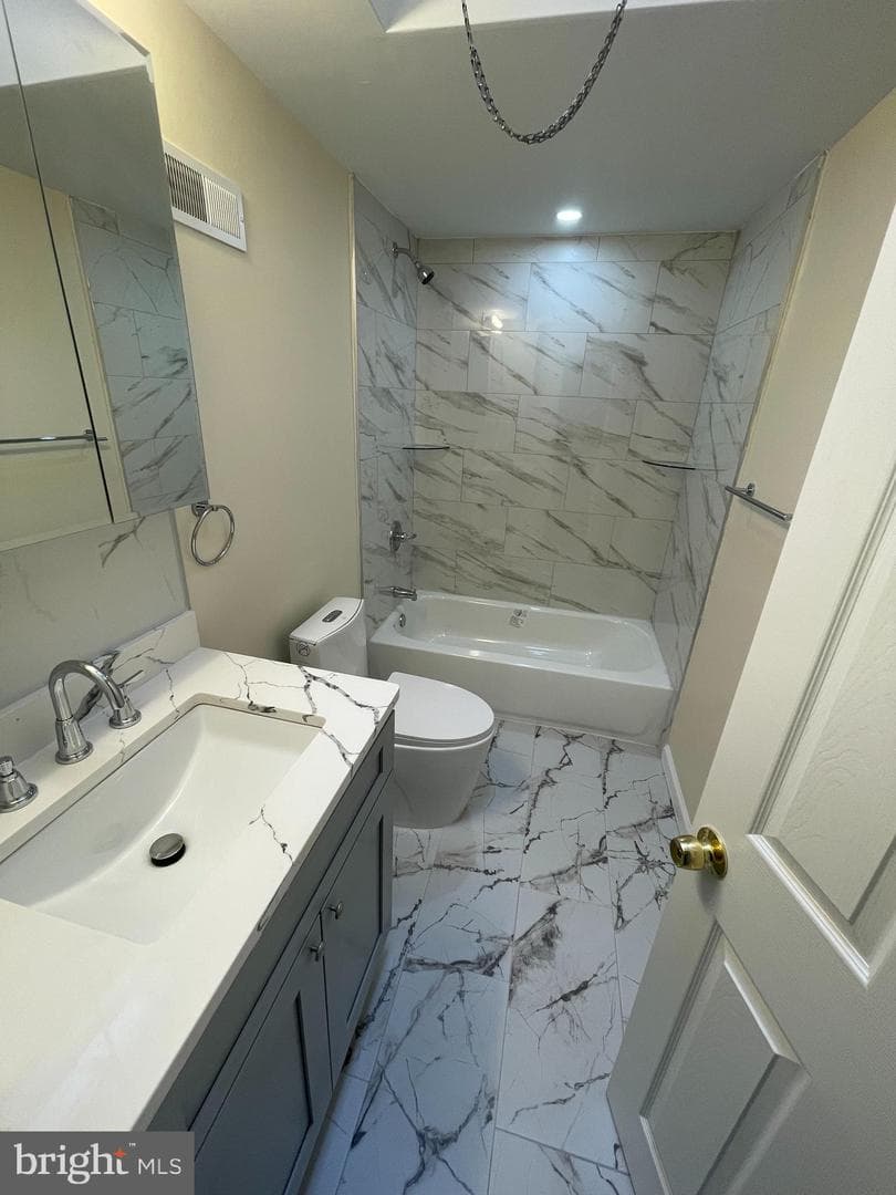 2085 Simon Street photo 12