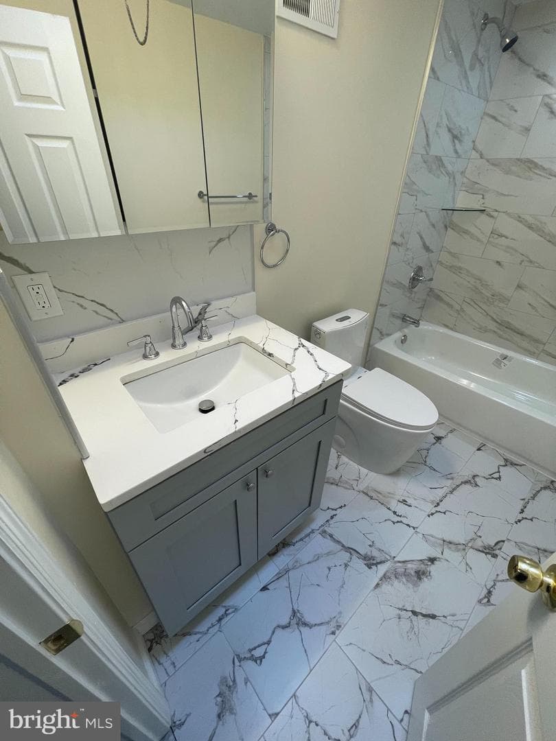 2085 Simon Street photo 14