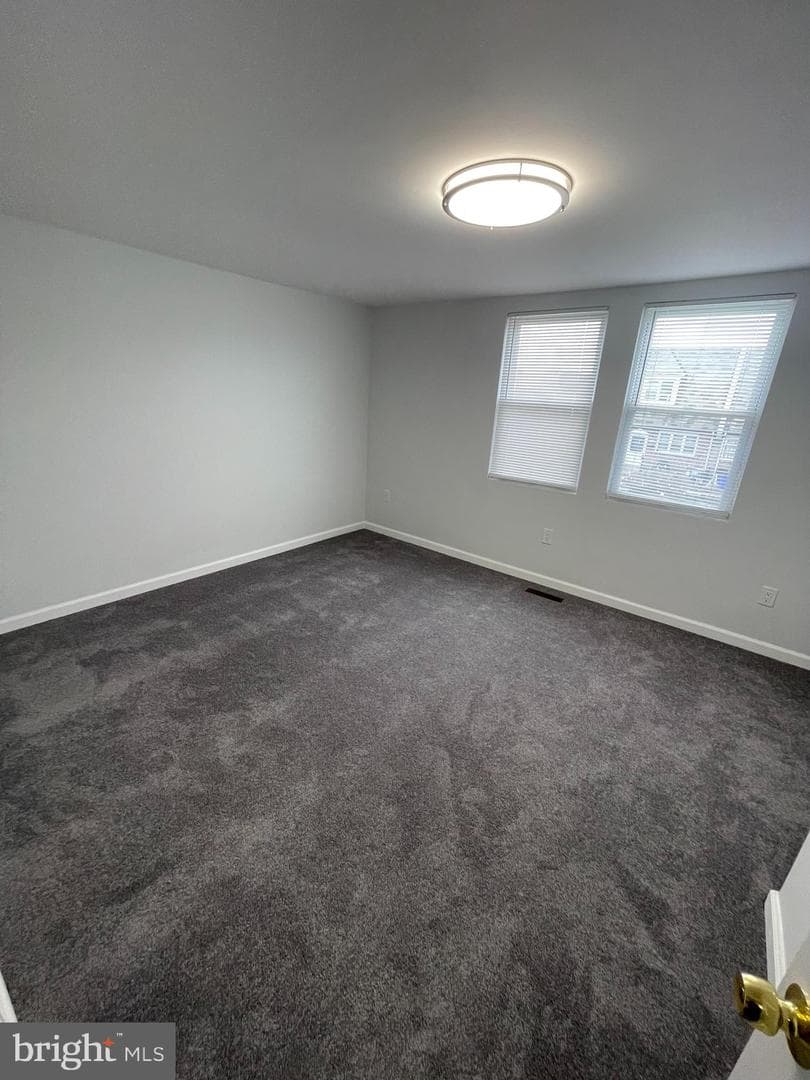 2085 Simon Street photo 17