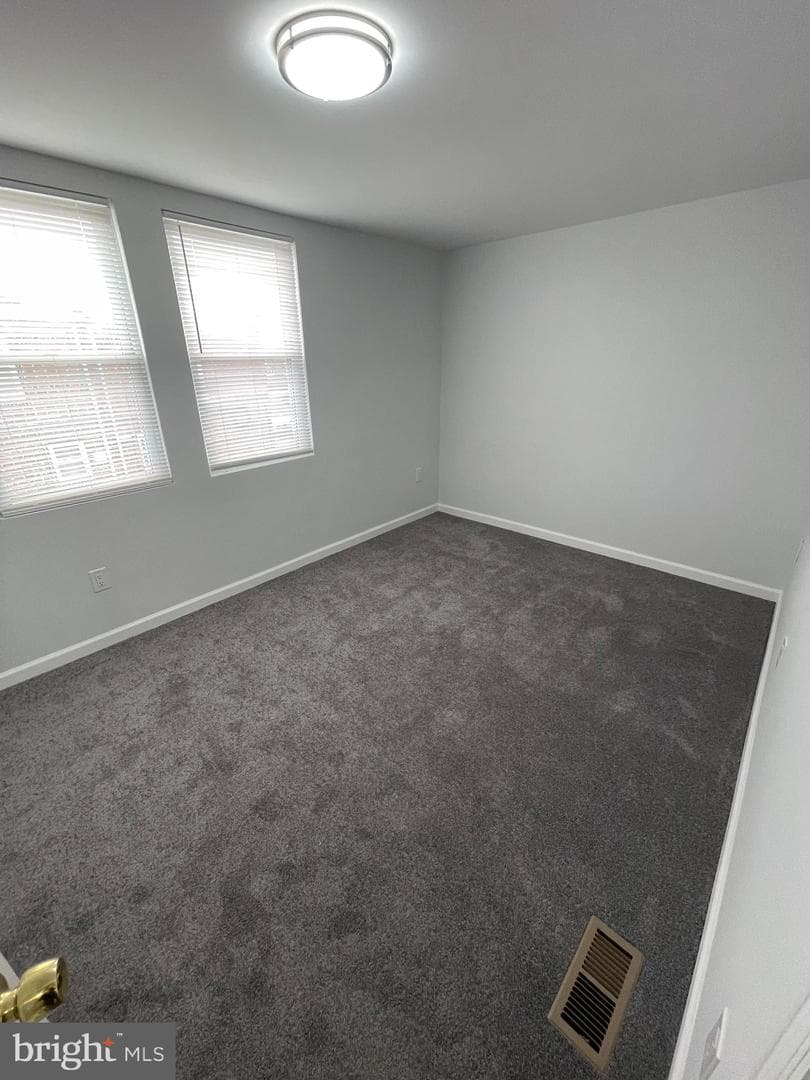 2085 Simon Street photo 19