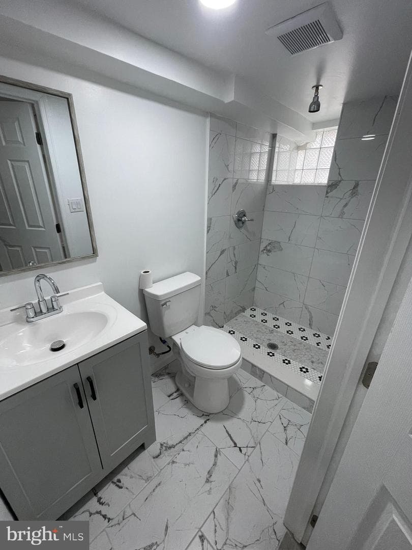 2085 Simon Street photo 22