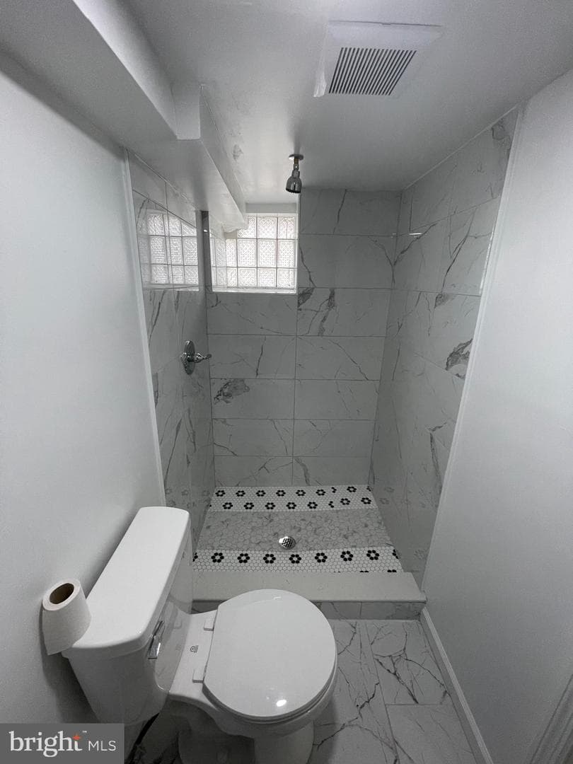 2085 Simon Street photo 24