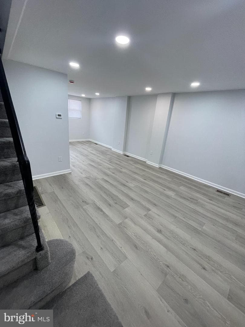2085 Simon Street photo 8