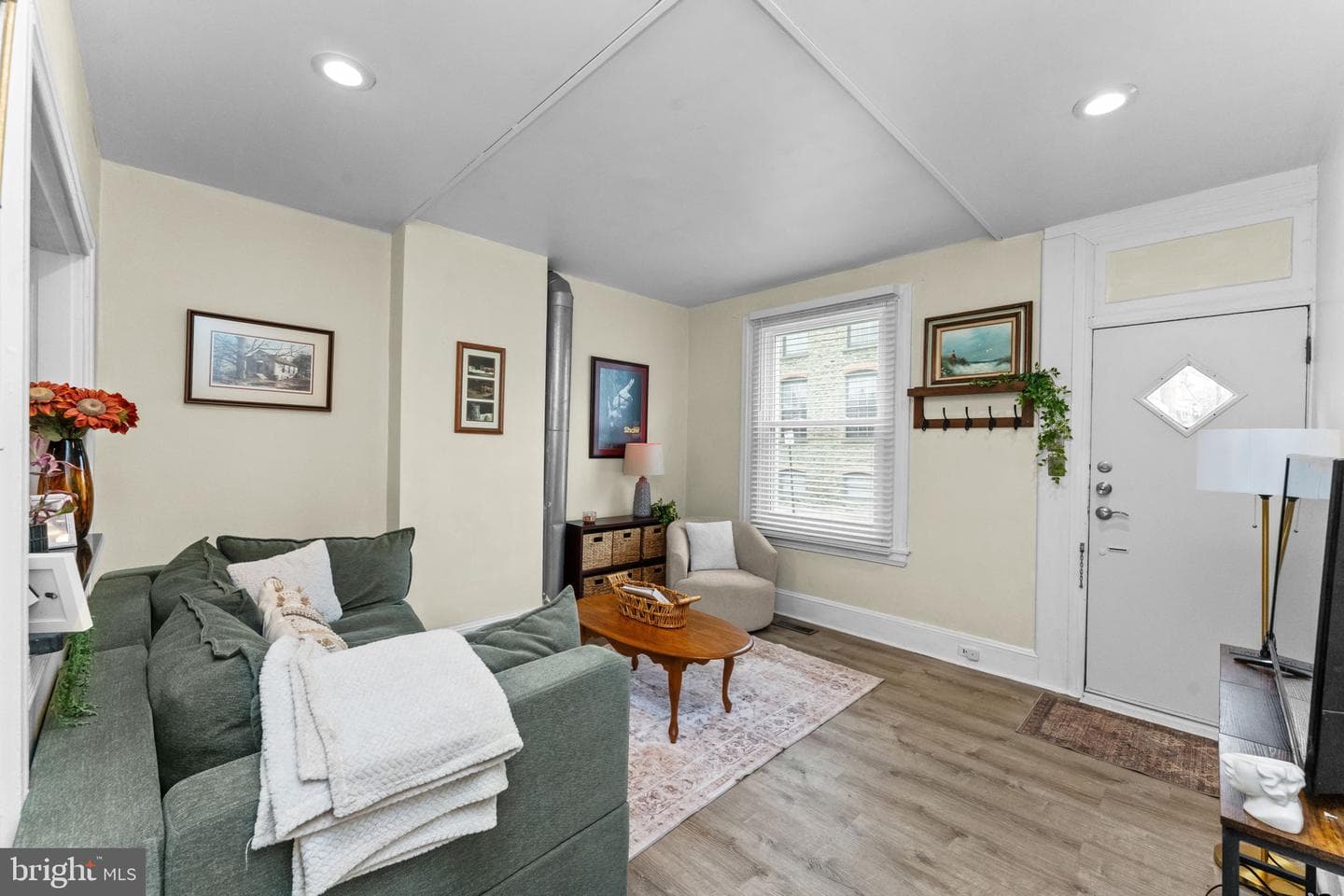 431 Shurs Lane photo 3