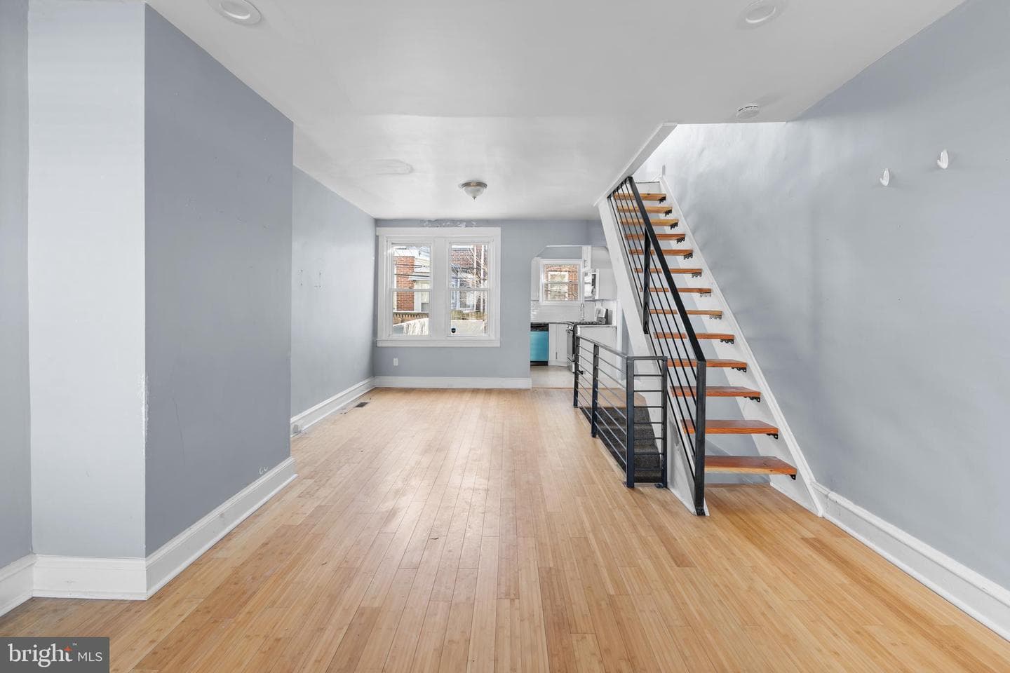 1629 S Dover Street photo 7