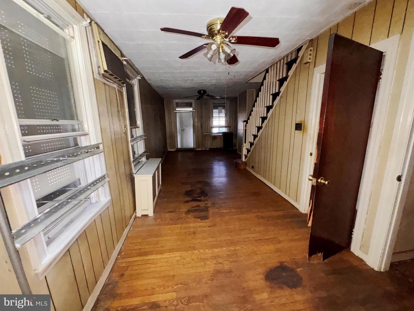 4711 Worth St photo 5