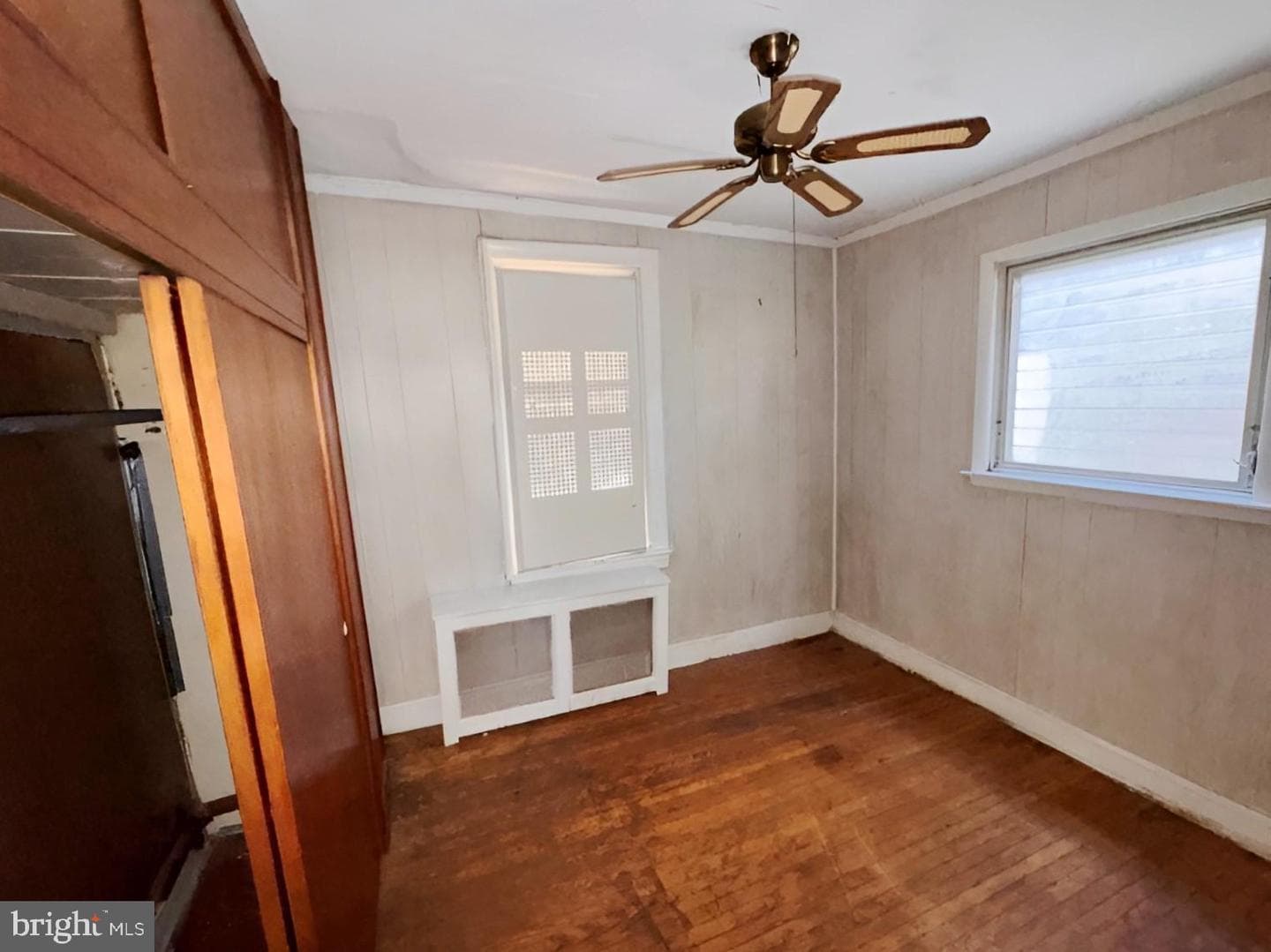 4711 Worth St photo 9