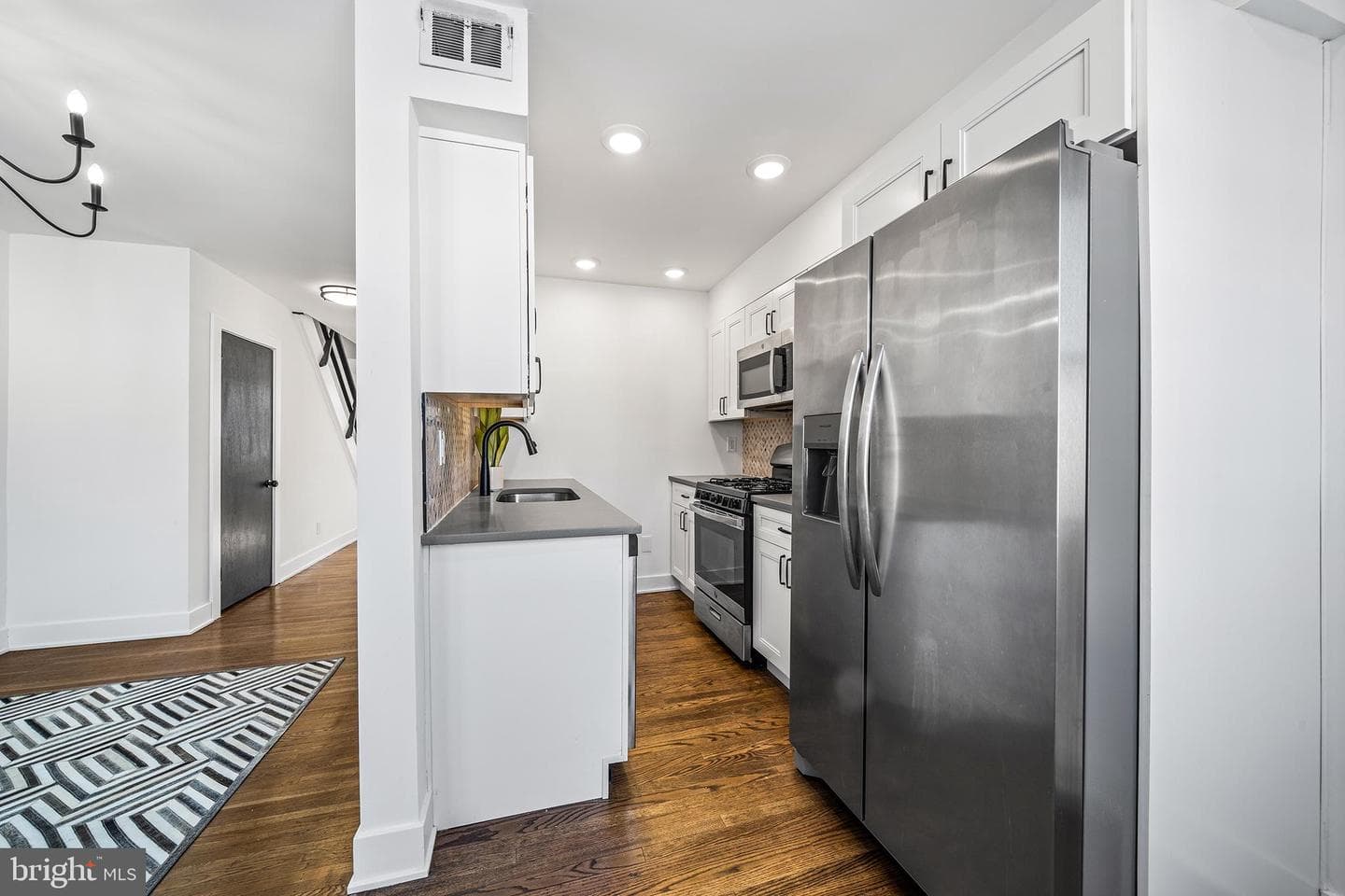 354 Krams Avenue photo 13