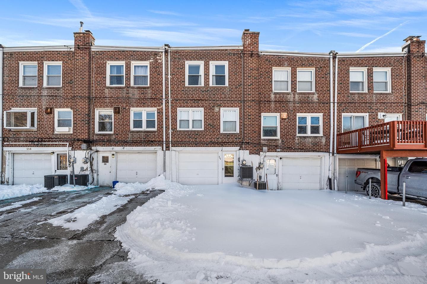 354 Krams Avenue photo 32