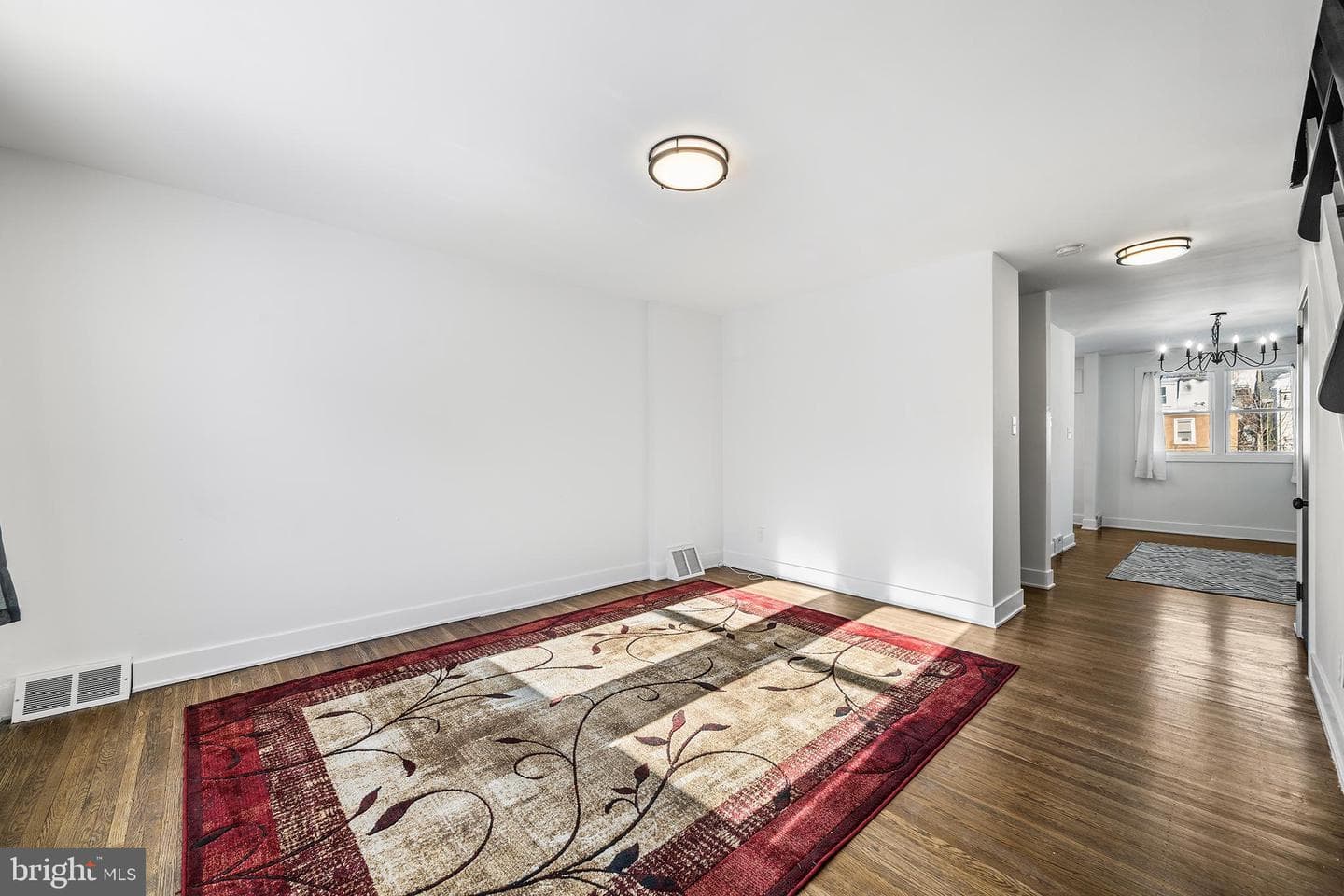 354 Krams Avenue photo 4