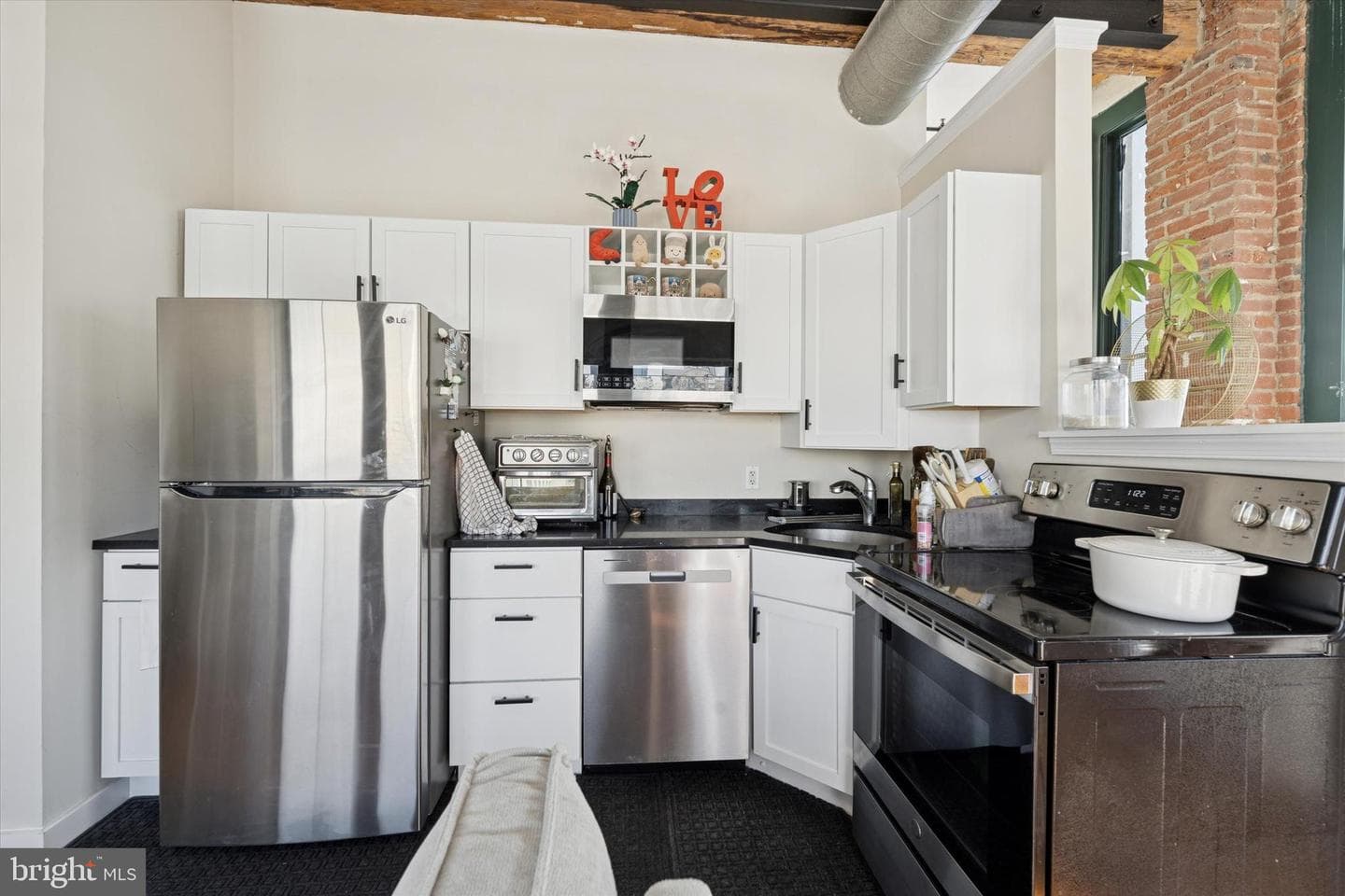 1010 Arch Street #807 photo 9