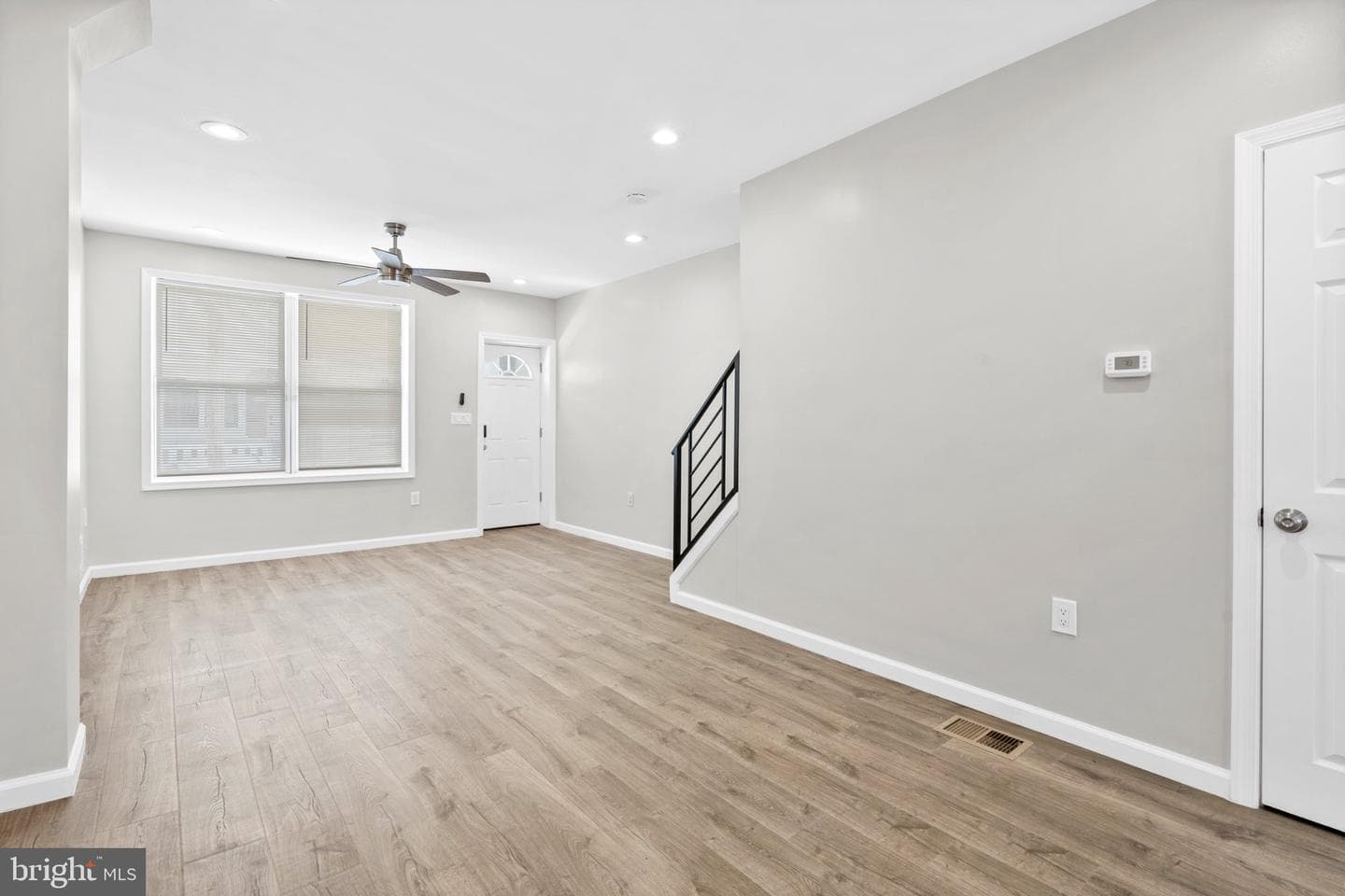 1452 Etting Street photo 5