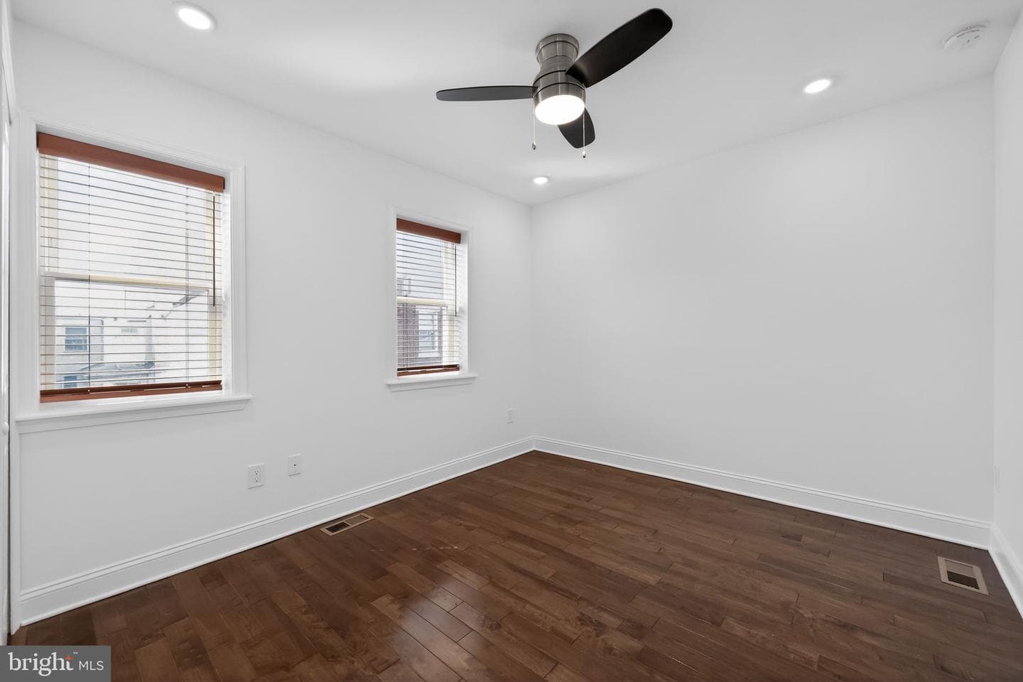 103 Mcclellan Street photo 26