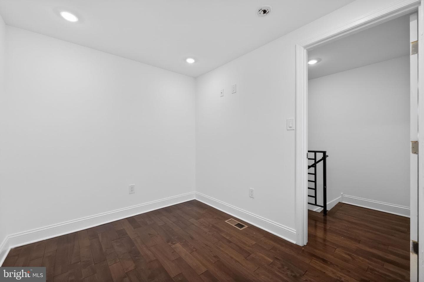 103 Mcclellan Street photo 28