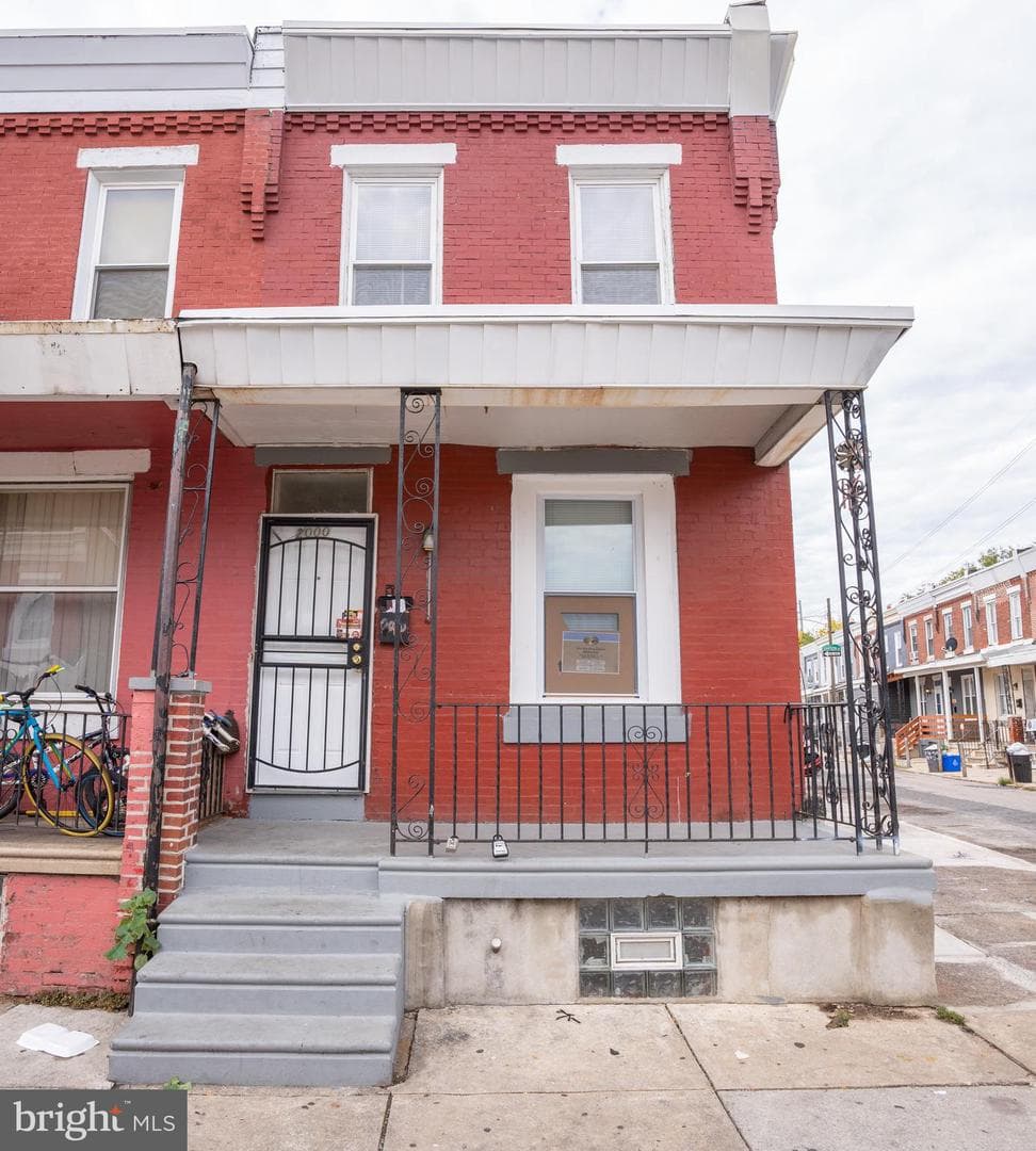 2000 S Avondale Street photo 1