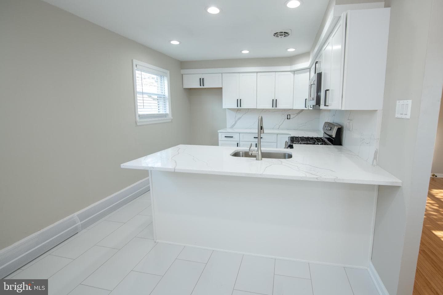 1018 Hoffnagle Place photo 17