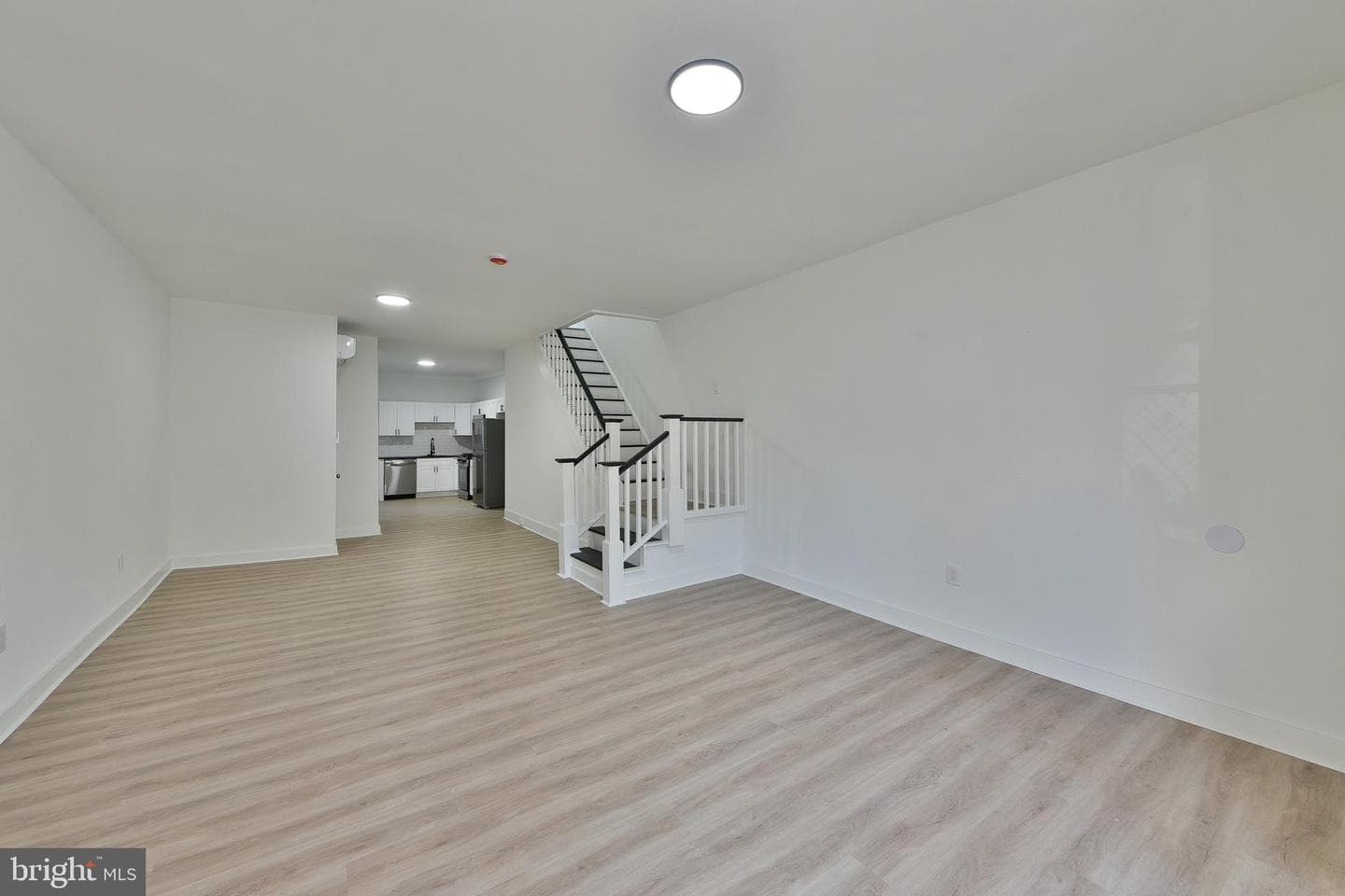 1725 W Juniata Street photo 8