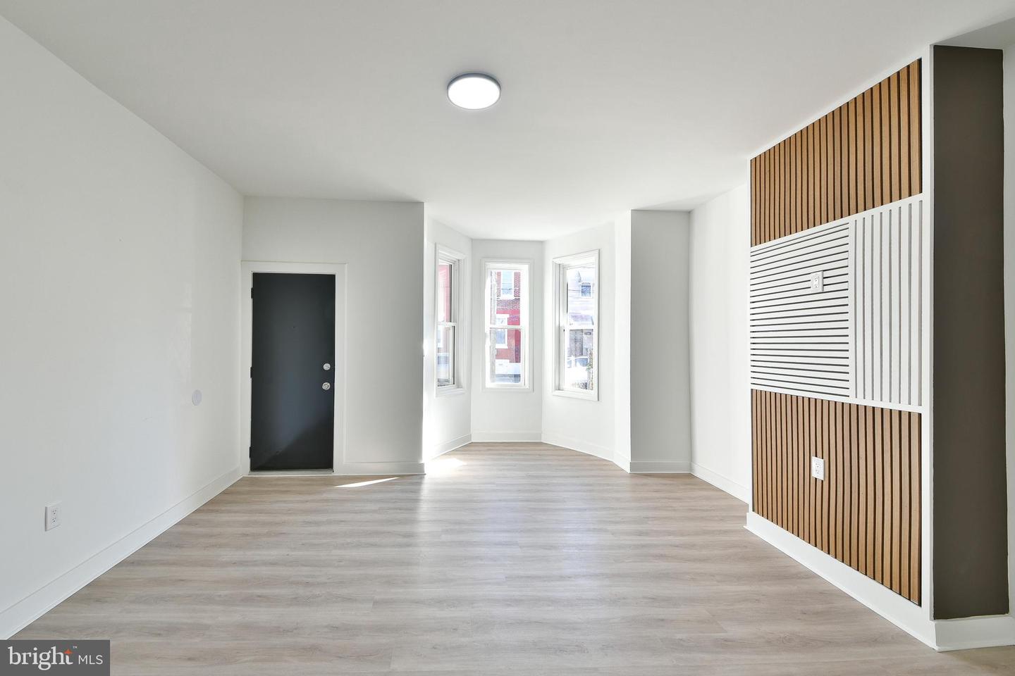 1725 W Juniata Street photo 9