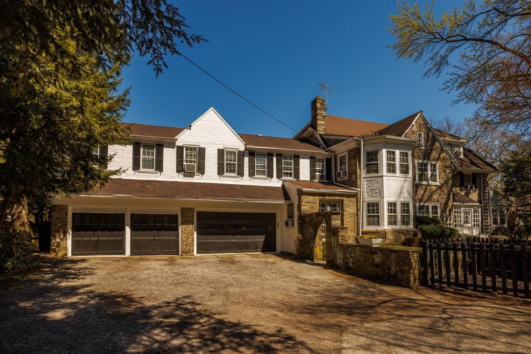 6710 Lincoln Drive, Philadelphia