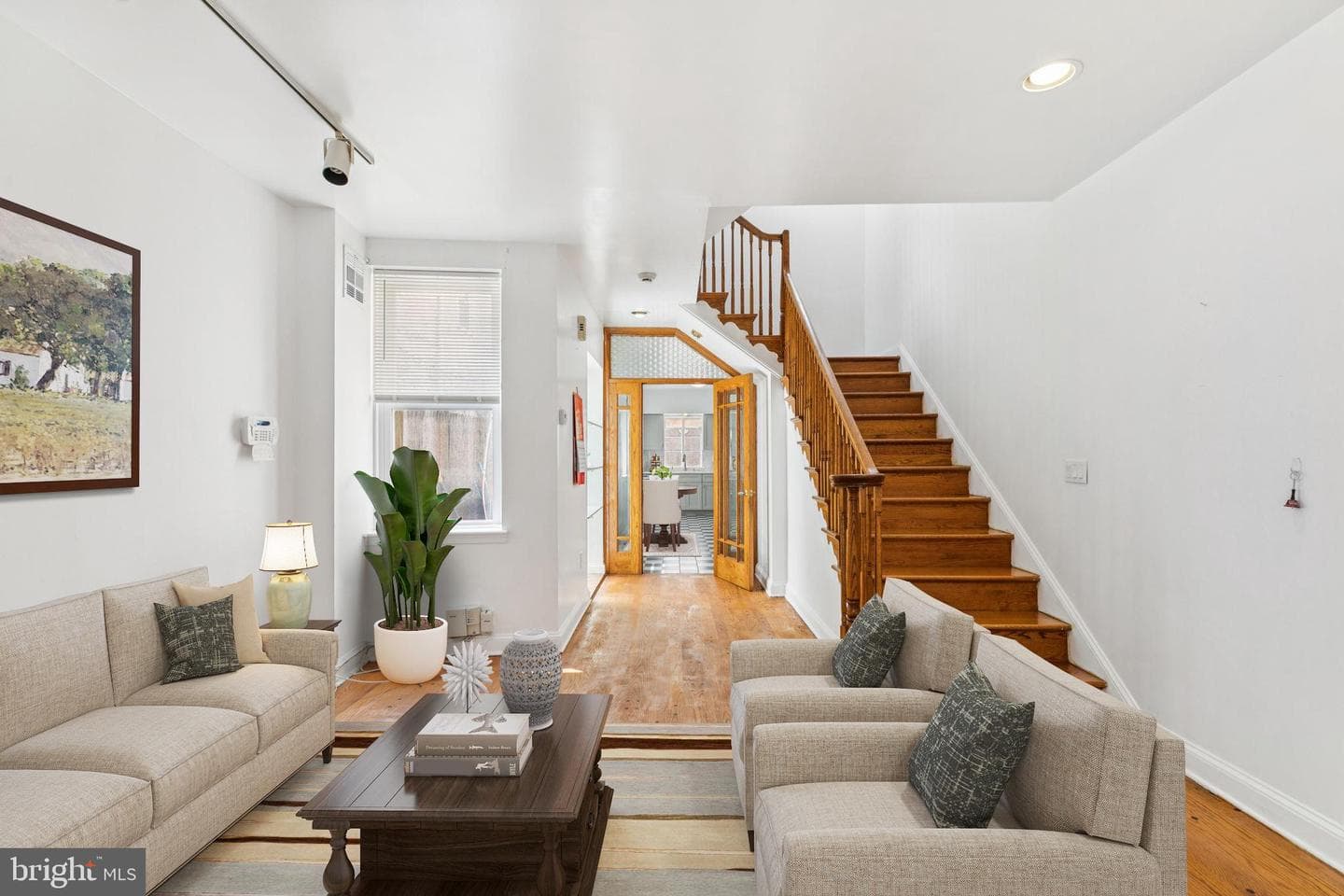 1006 S Front Street photo 1