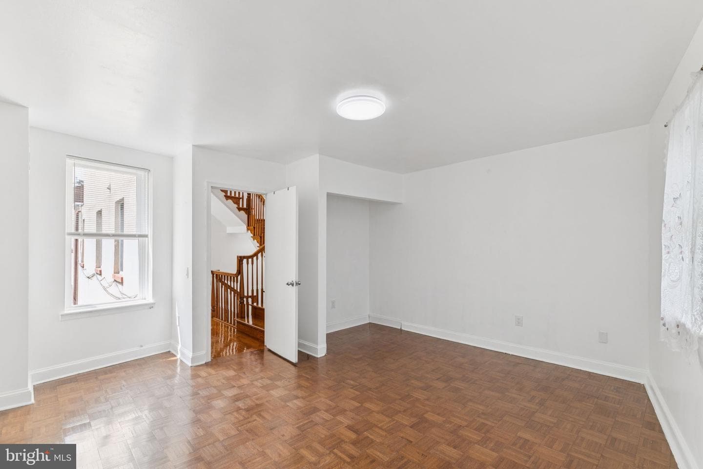 1006 S Front Street photo 16