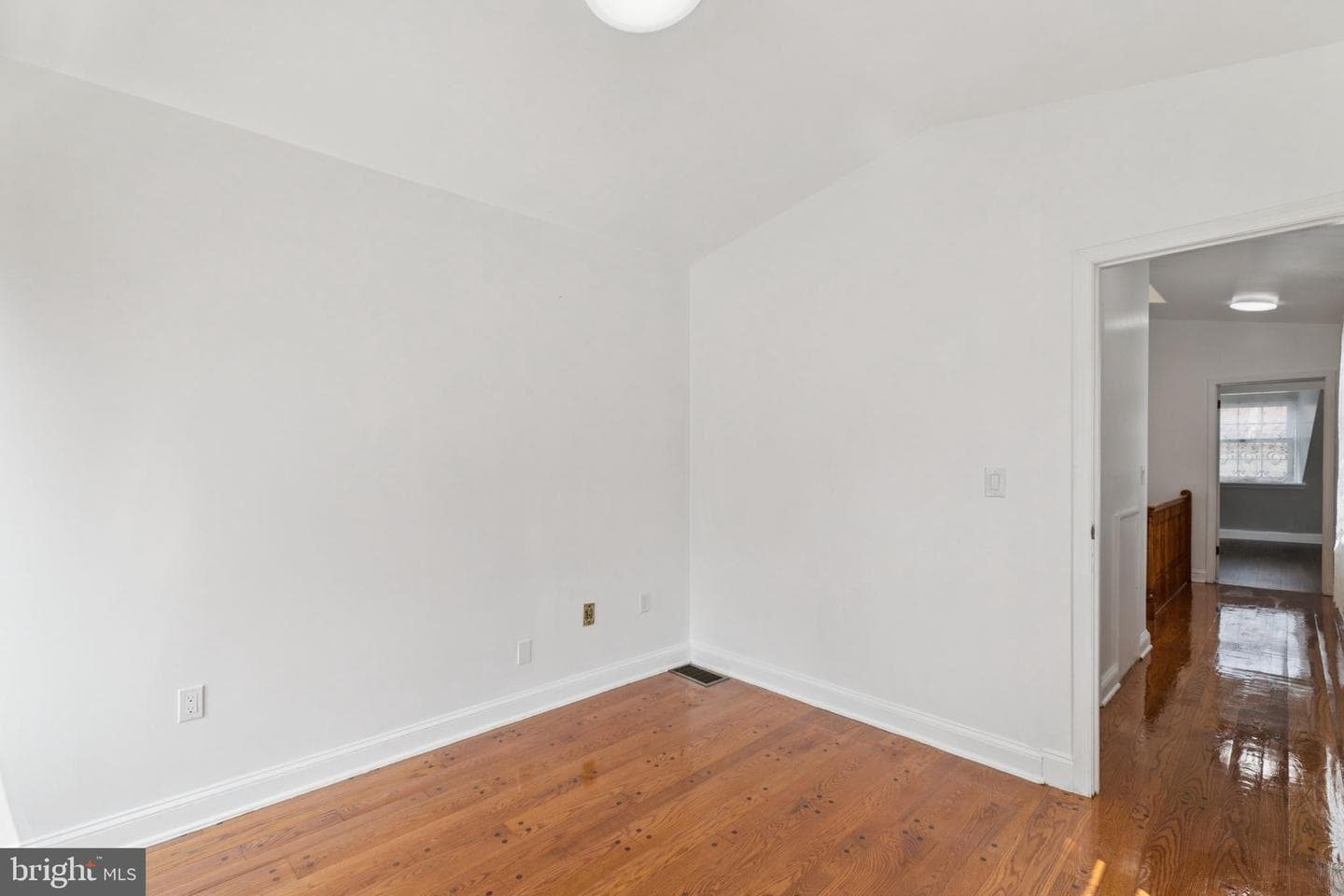 1006 S Front Street photo 27