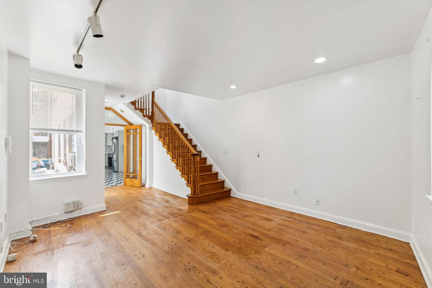 1006 S Front Street photo 4