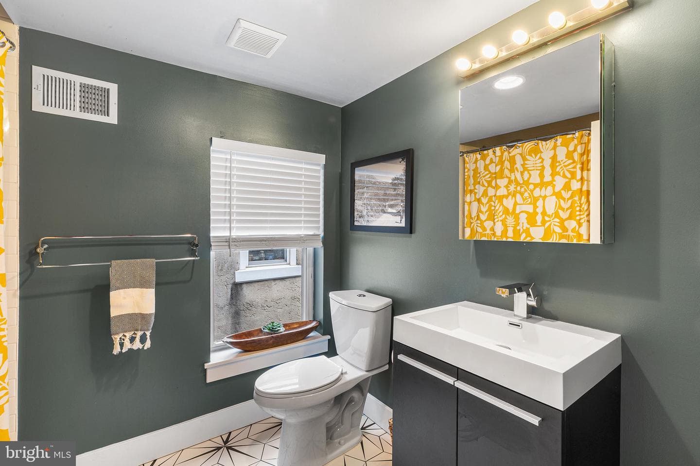 1337 Marlborough Street photo 19