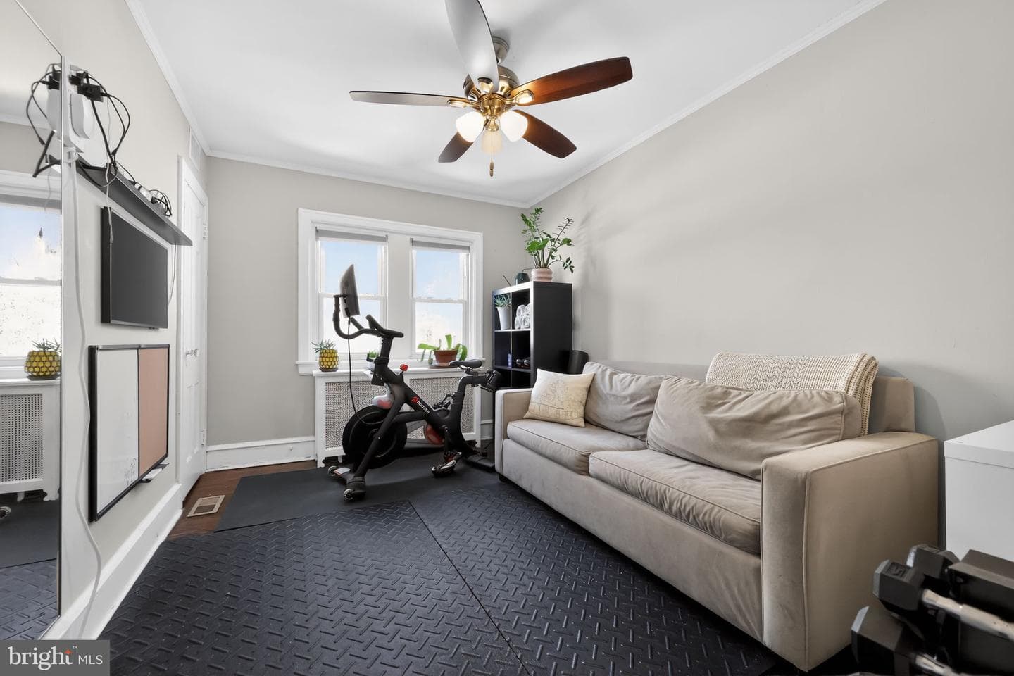 469 W Ellet Street photo 12