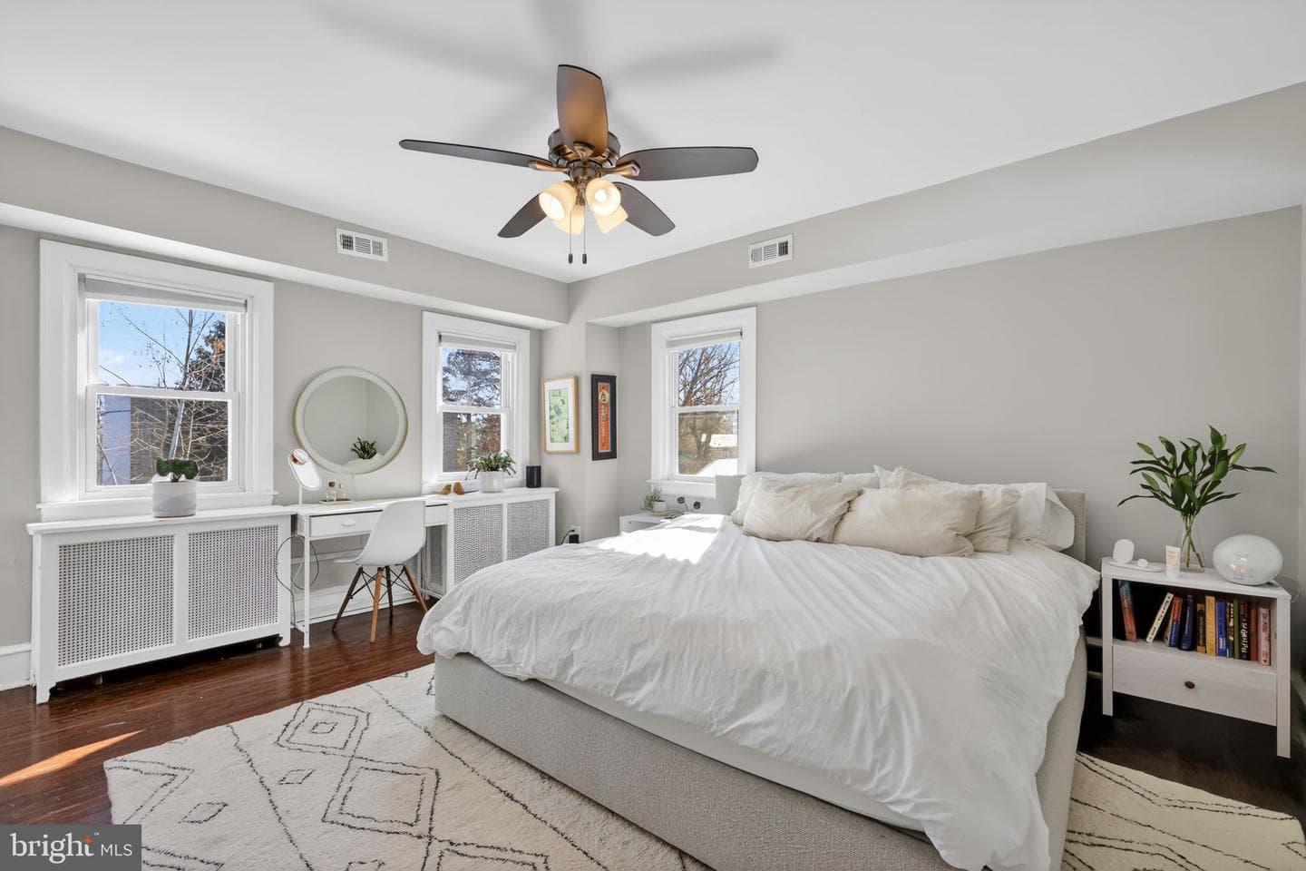 469 W Ellet Street photo 13