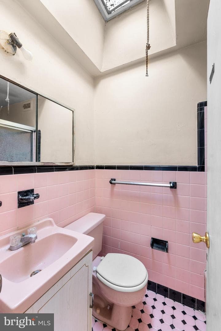 1030 E Sedgwick Street photo 17