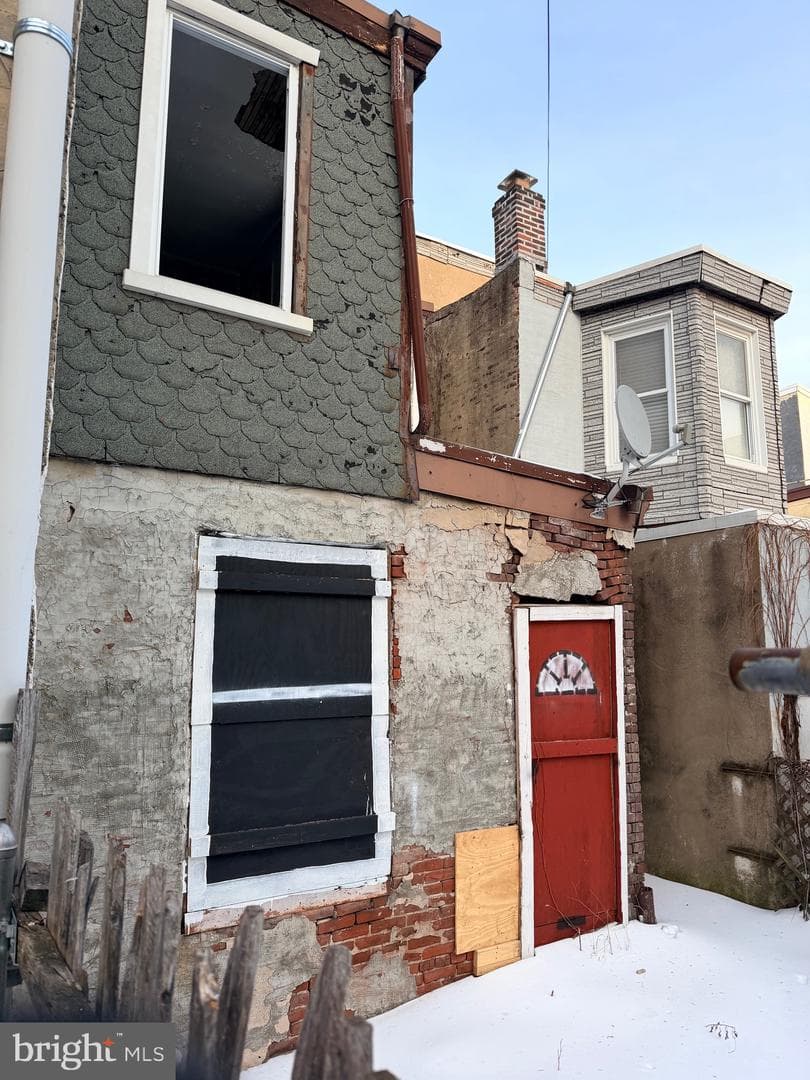 2716 E Lehigh Avenue photo 6